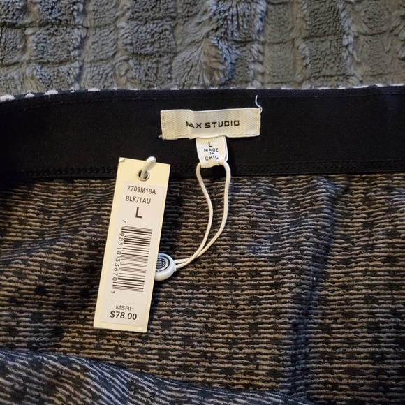 Max Studio Skirt - Picture 4 of 4